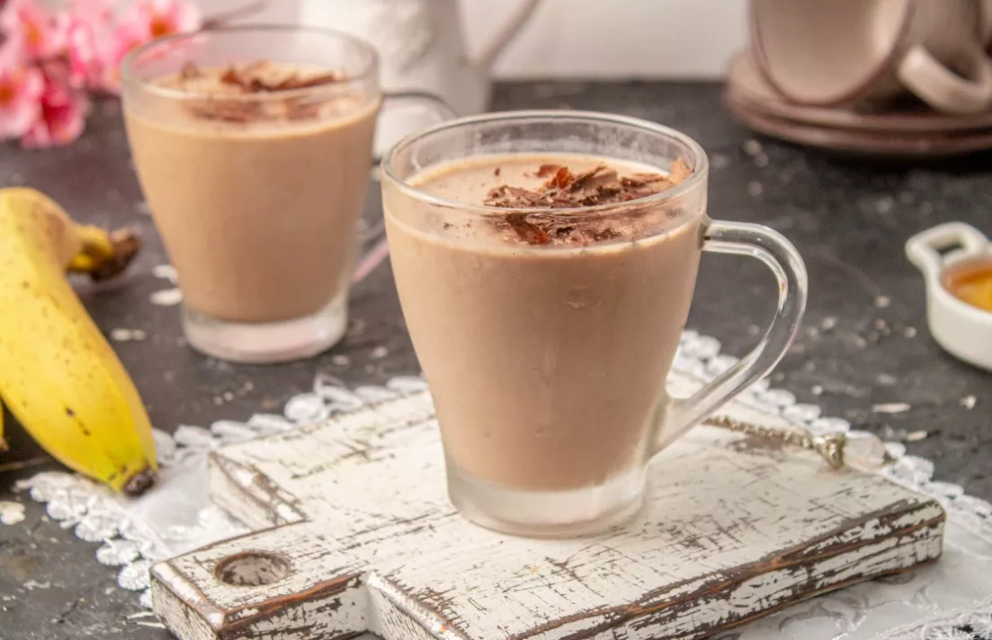 Dsert with banana and cocoa
