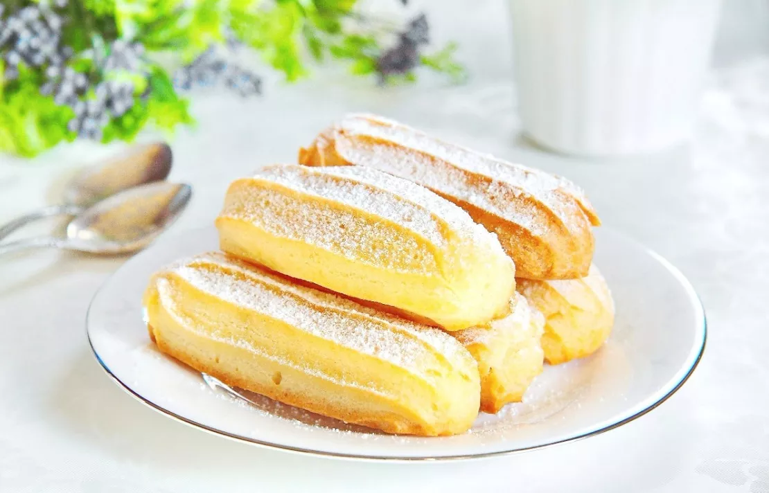 Eclairs with protein cream