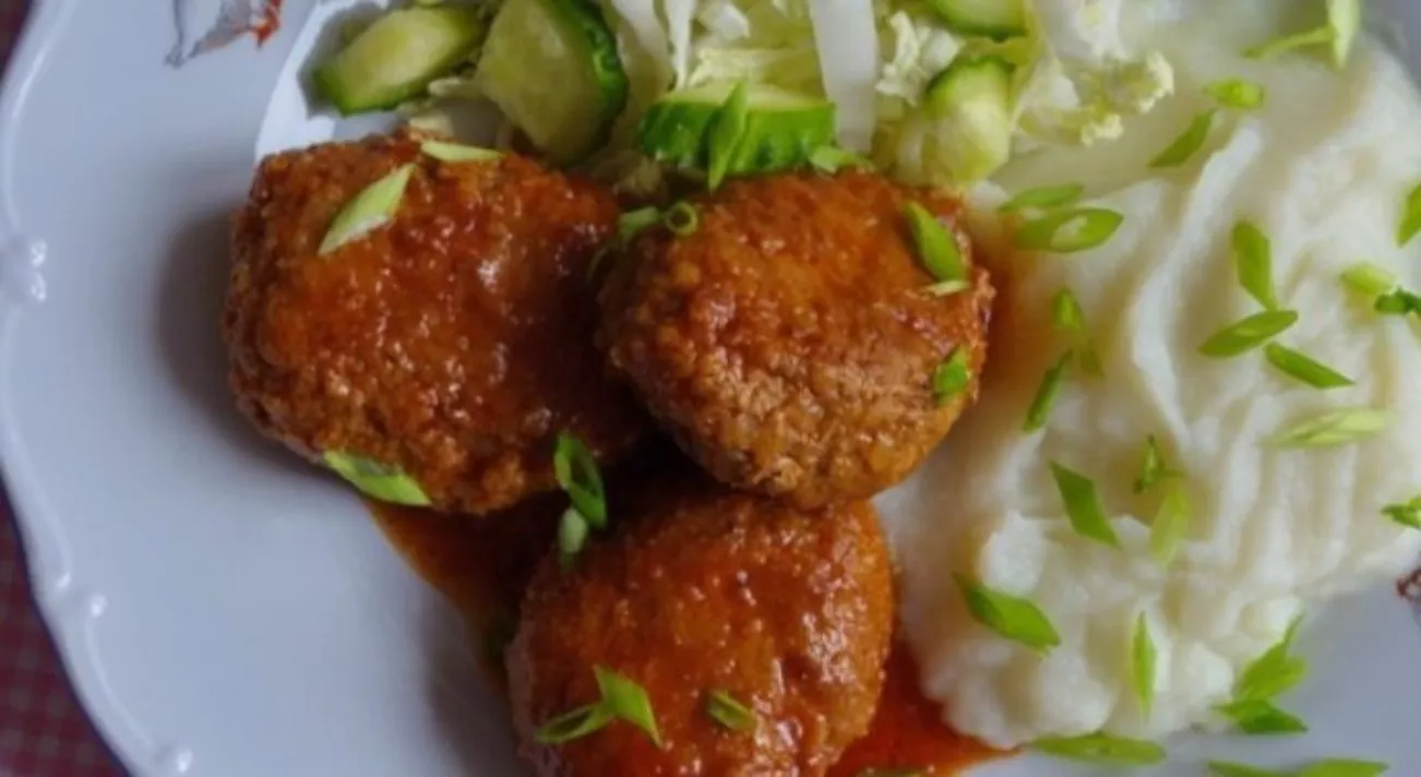 Pork dumplings with rice