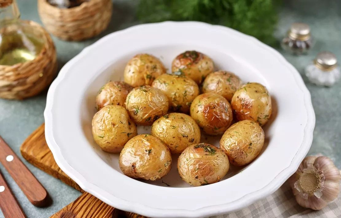 Small potatoes baked in the oven