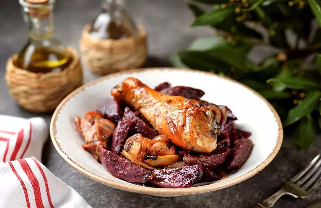 Sweet potatoes with chicken in the oven