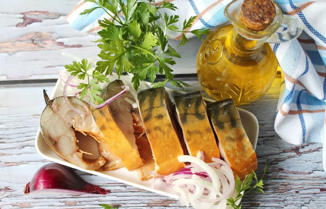 Marinating mackerel in a bottle
