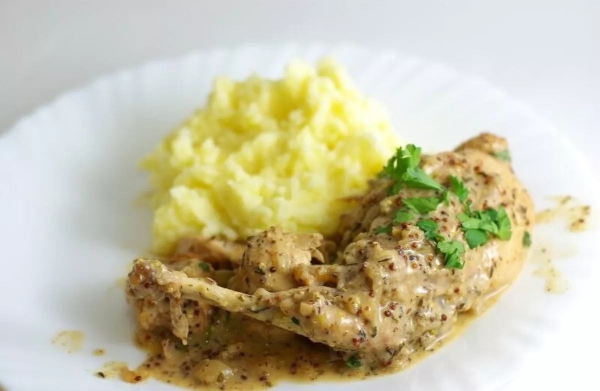 Stewed rabbit legs
