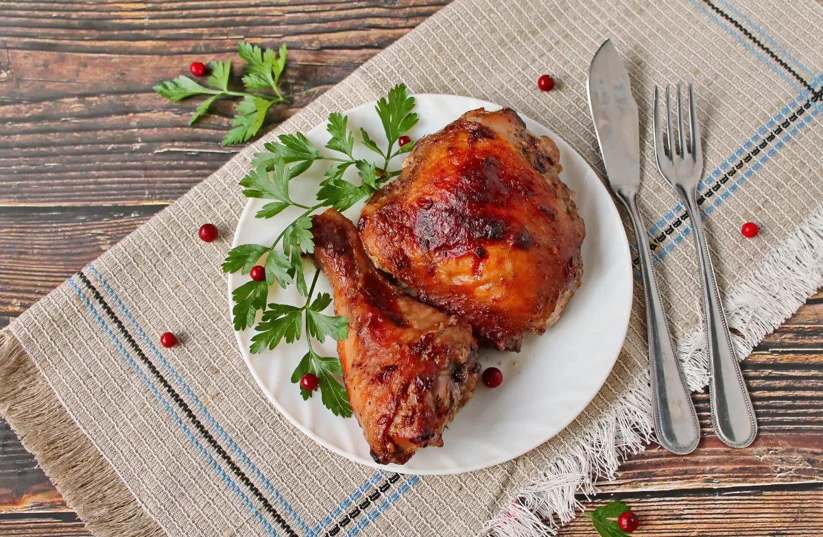 Chicken in lingonberry marinade