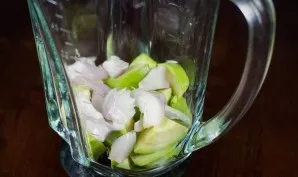 Peel and chop the avocado, onion and bell pepper as you wish.