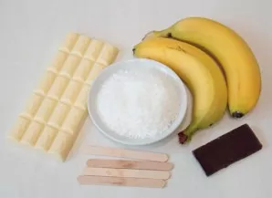 Prepare all the ingredients needed to make our ghost bananas.