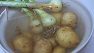 Soak the potatoes in cold water for 5 minutes to make it easier to peel.