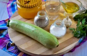 Prepare the ingredients. Use young zucchini, they have a thin and tender peel that does not need to be cut off. And also in such vegetabl...