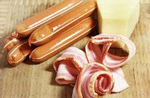 This is the minimum set of ingredients necessary to prepare a snack. In this simple recipe for stuffed sausages, you can use not only mus...