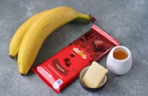 Prepare your ingredients. Take your favorite chocolate, dark, milk or white - it's up to you.