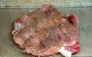 It is best to use fresh pork instead of frozen pork for this dish. We wash the pieces under cold water, dry with a paper napkin and knock...