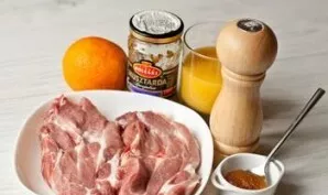 First, we will prepare all the necessary ingredients.