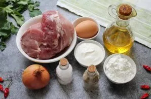 Prepare all the necessary ingredients. Rinse and dry the meat.