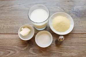 Prepare all the necessary ingredients for making semolina porridge with milk.