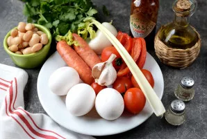 Prepare the ingredients. Wash vegetables and dry with paper towels.
