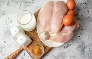 Prepare the ingredients. Choose spices to your taste, it can be already prepared seasonings for chicken or single ones.