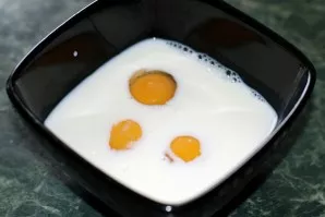 Beat eggs with milk and salt.