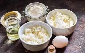 Prepare all the ingredients. Pre-boil the rice until tender.