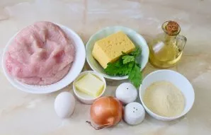 To prepare cutlets, prepare the necessary ingredients. You can buy chicken minced meat already prepared or make it yourself, having groun...