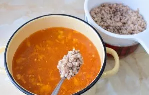 Add the prepared pearl barley.