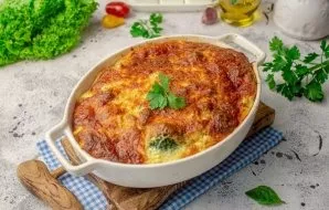 After a while, remove the prepared stew and let cool slightly.