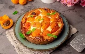 Depending on your oven, baking may take a little longer. As soon as the top of the cake is browned remove it!