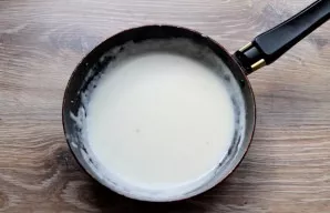 Bring to a boil while stirring and turn off. Slice the meat and serve with vegetables and sauce.