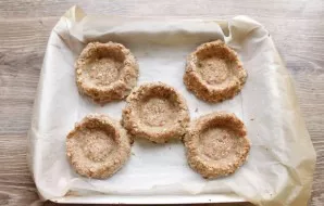 Place in a hot oven and bake for 20 minutes at 180 degrees.