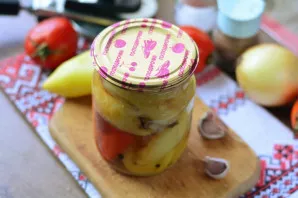 Store in a dark pantry or basement. The yield is one jar of 0.5 liters. Delicious!