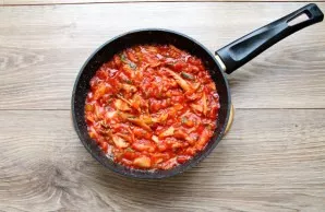 Fry everything for 5 minutes on medium heat while stirring.