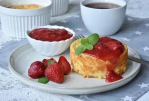 Pudding has an interesting texture, very fluffy and tender!