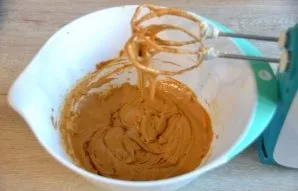 Beat until a fluffy and homogeneous mass.