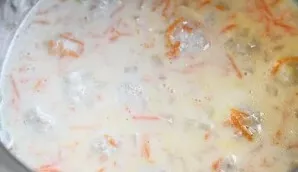 Add the carrots to the sauce and mix gently. Simmer until browned, another 7-10 minutes.