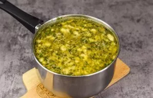 Turn off the fire and leave the soup for 10 minutes. Then pour the soup into bowls and serve.