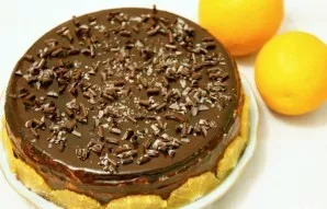 Collect the cake and decorate as you wish. In my opinion, chocolate icing and chocolate chips are ideal. Since I had orange liqueur for i...