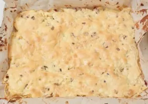 Bake in a preheated oven at 180 degrees for 25-30 minutes until soft.