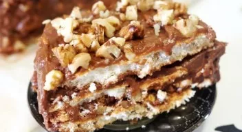 Cheer up yourself and your loved ones with this great cake!