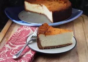 Serve homemade cheesecake with jam or condensed milk. Delicious!