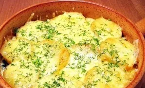 We bake in an oven preheated to 180C for about half an hour. The finished casserole looks something like this. Isnt it delicious? Sprinkl...