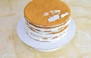 So collect the cake. Slightly press each layer against each other.