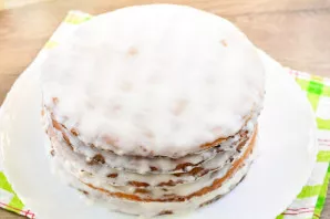 Lubricate the entire cake in this way.