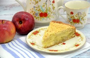 Now pour tea and enjoy the most delicate taste of the cake!