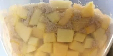 Sprinkle the pumpkin with sugar, leave overnight in a cool place to stand out the juice. In the morning, drain the juice.