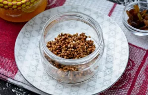 Sort and wash buckwheat, put in a glass container.