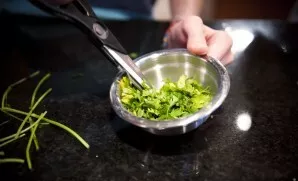 Chop the parsley.