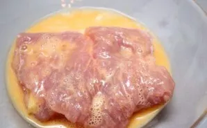 You should get beautiful rolls. If they fall apart, fix them with a toothpick or a special food cord. Then dip each roll in a beaten egg.