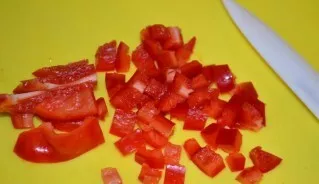 Wash and remove the seeds of bell peppers (mine red, but you can use any), then finely chop.