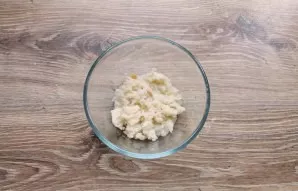 Crush the baguette in a bowl and cover with water. Leave for 5 minutes to swell.