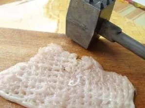 Lightly hammer with a hammer on both sides.