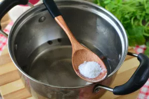 Bring water to a boil, add sugar, salt, pepper. Stir, pour in oil and vinegar, boil the marinade for a couple of minutes, then remove fro...